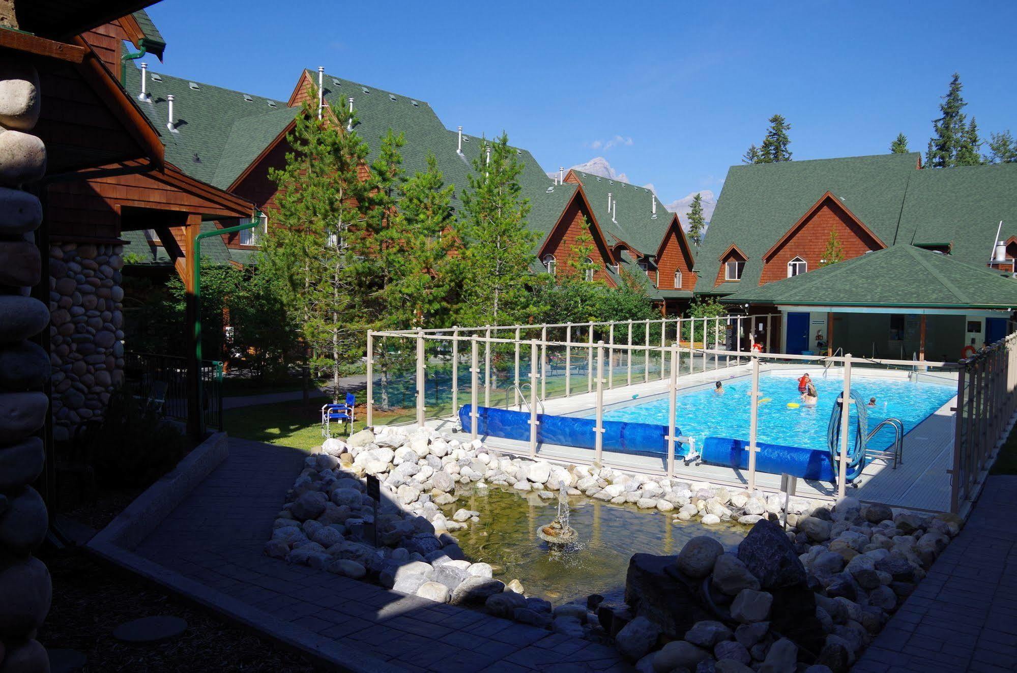 Mystic Springs Chalets & Hot Pools Canmore Exterior foto